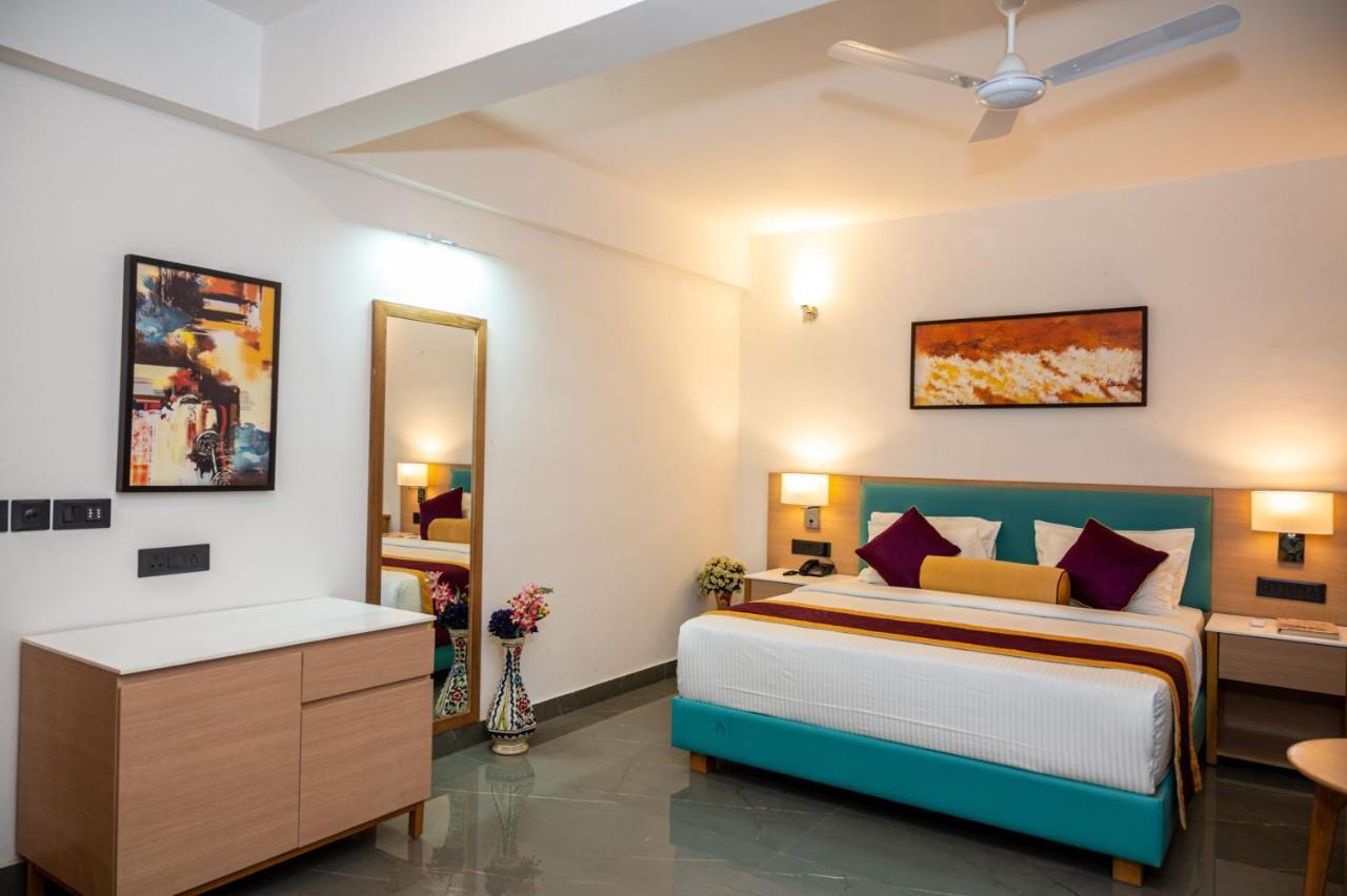 Hotel Meraden Opus , Anjuna Beach Goa Eksteriør billede