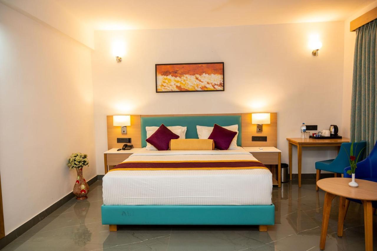 Hotel Meraden Opus , Anjuna Beach Goa Eksteriør billede