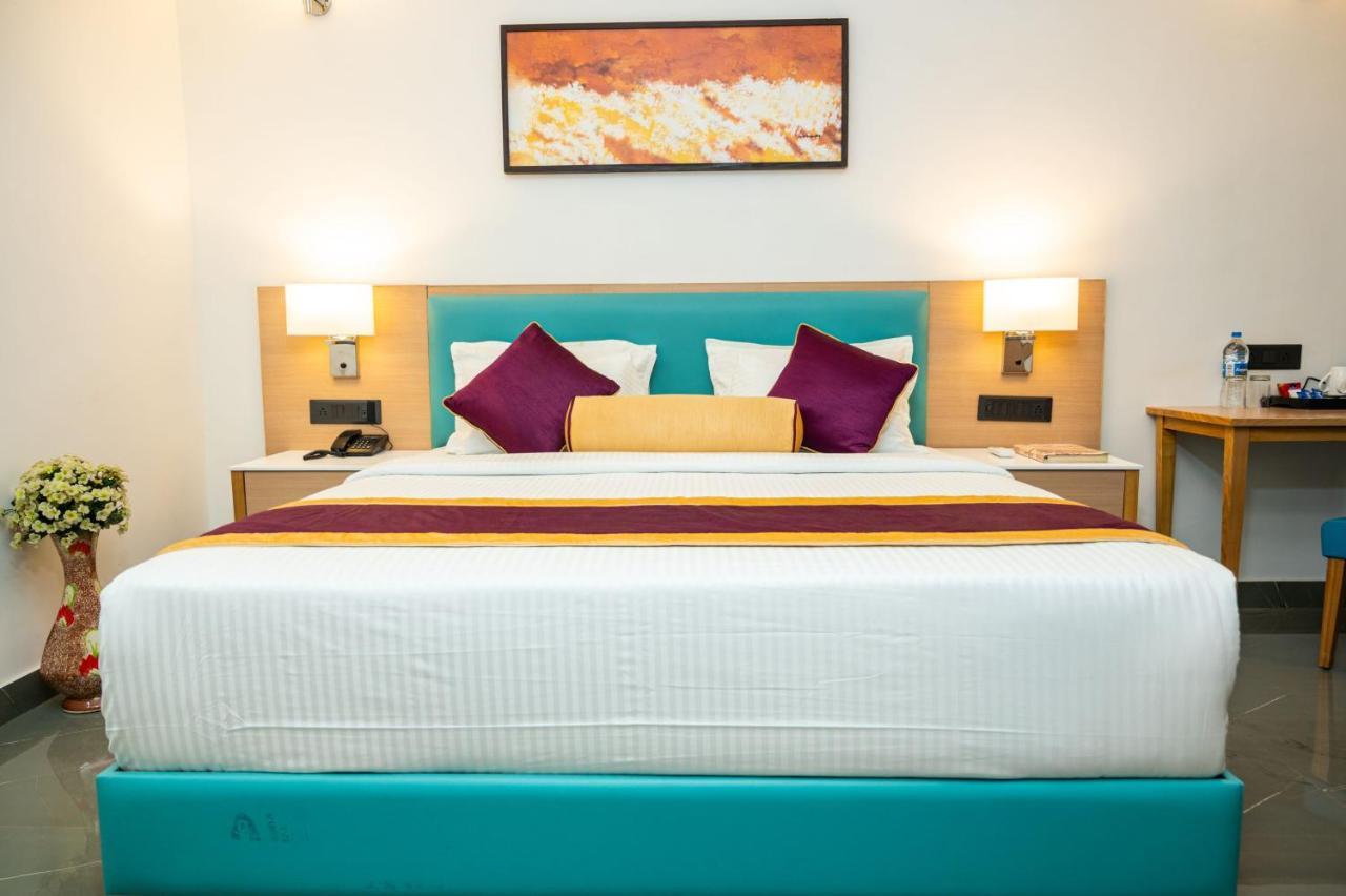 Hotel Meraden Opus , Anjuna Beach Goa Eksteriør billede